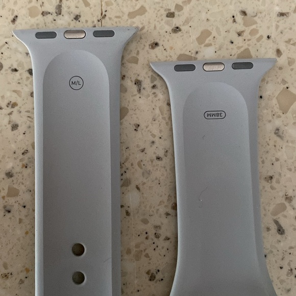 Apple Watch Series 3 38mm Silver Aluminum Fog Sport Band (GPS) Model A18… - Picture 8 of 16